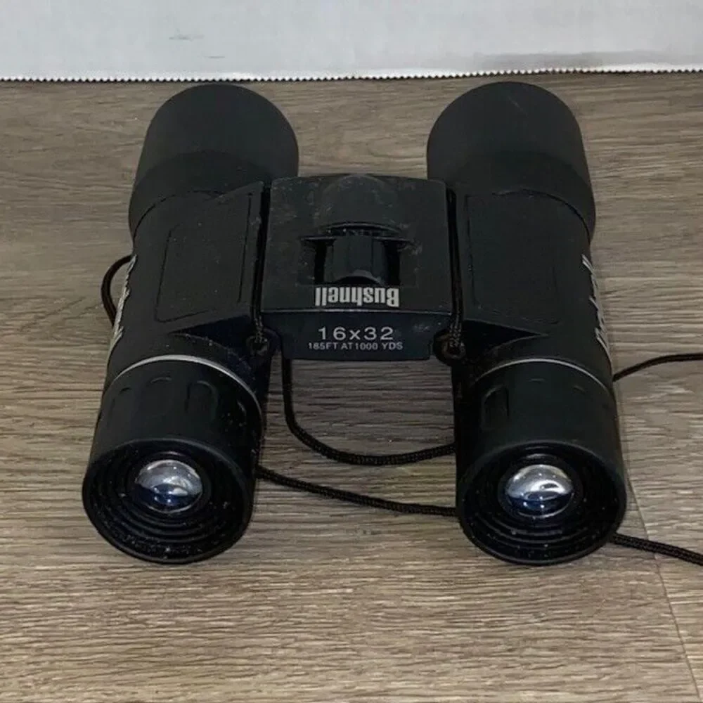 BUSHNELL 16X32 185 FEET AT 1000 YARDS BINOCULARS